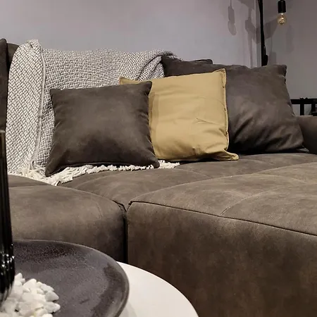 Apartment Modern Loft Near I Free Parking I Wifi