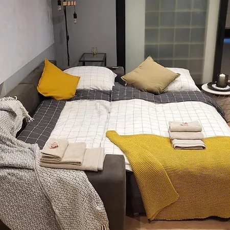 Modern Loft Near I Free Parking I Wifi * Μπόχουμ