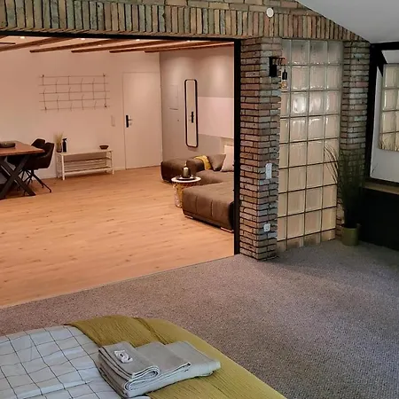 Modern Loft Near I Free Parking I Wifi Διαμέρισμα *