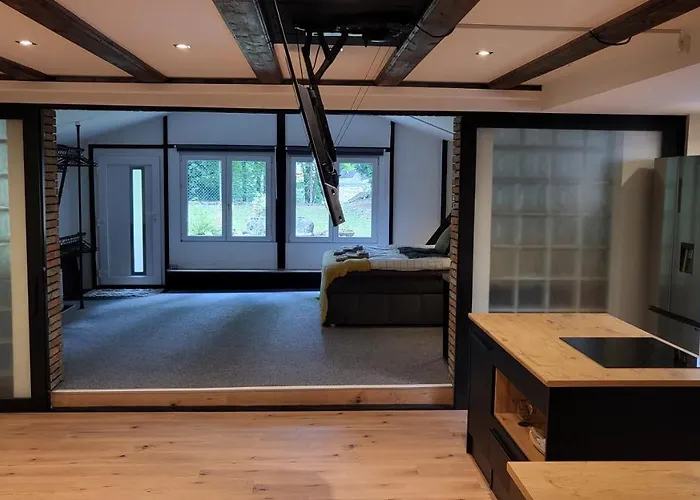 Modern Loft Near I Free Parking I Wifi * 보훔