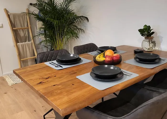 Modern Loft Near I Free Parking I Wifi 아파트 보훔